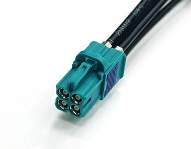 MATE-AX 4-port straight female crimp connector with locking clip – 7631 by AIMMET